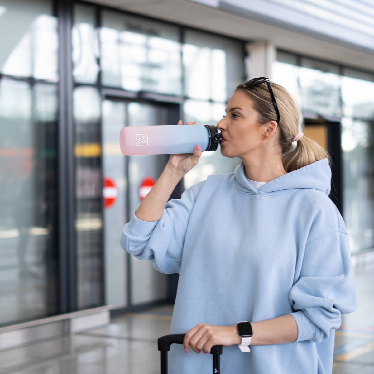 Wasserflasche 1L blau und rosa | ideal für Reisen | BPA free | Tritan