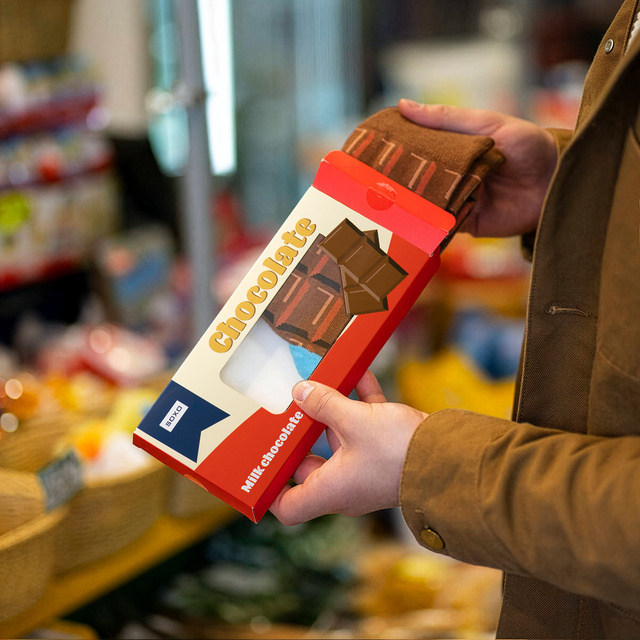 1 Paar von lustigen Socken mit Schokoladenmotiv in einzigartiger Verpackung | Herrensocken | SOXO