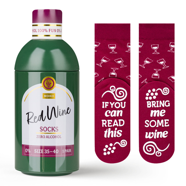 Socken mit Rotwein-Motiv in Flaschenverpackung