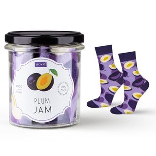 Socken mit Pflaumenmarmeladen-Motiv im Glas